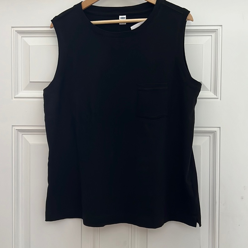 Old Navy sleeveless pocket tank